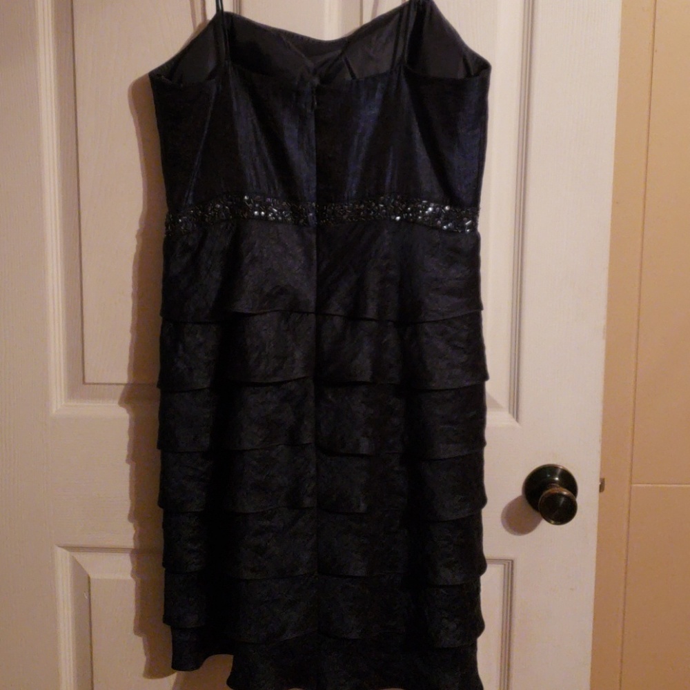 Dress - Picture 4 of 5